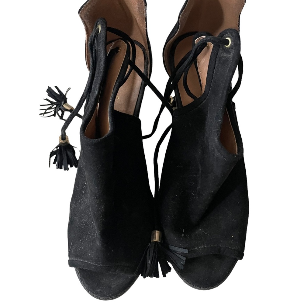 Heels - Picture 3 of 3